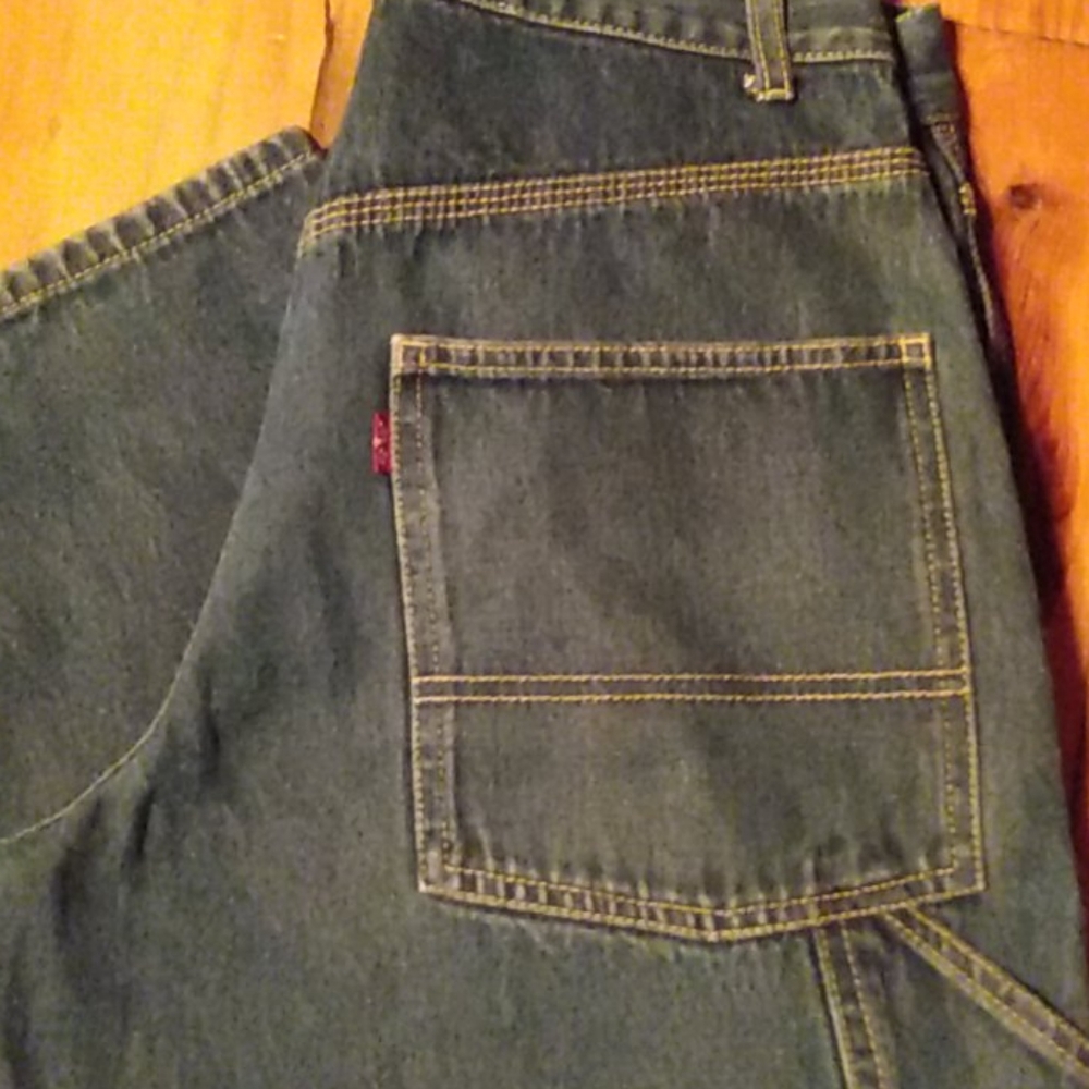 ❤️HP❤️ Levi's Carpenter jeans